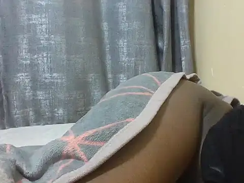 pretty_nilu live cam preview