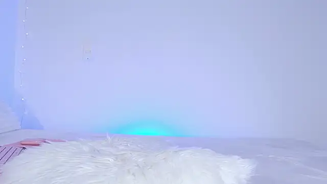 Naughtybunnyy_1