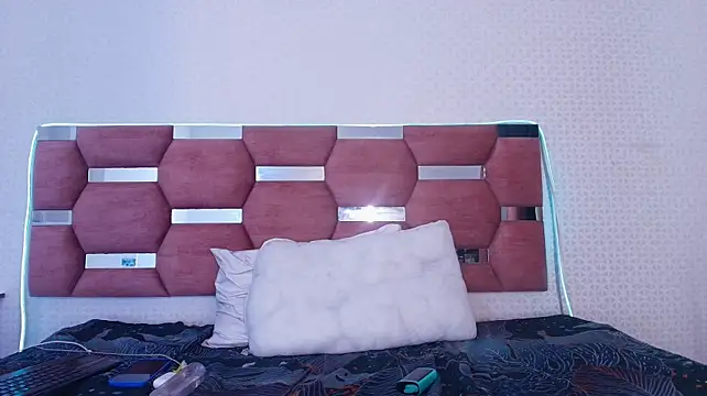 gigi_spellman live cam preview
