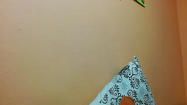 tomboyblue live cam on StripChat
