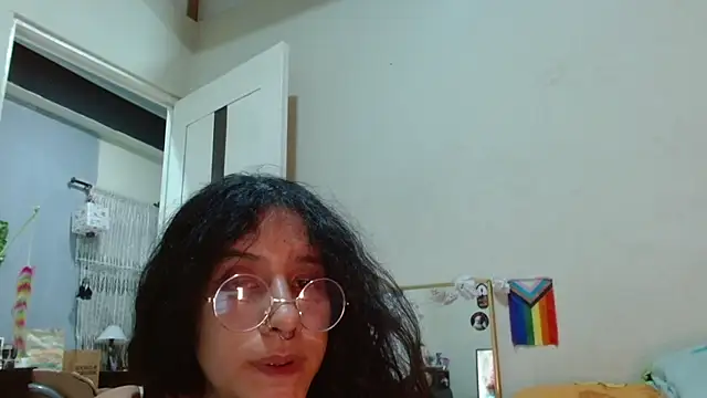 AlinaWoolf_ live cam on StripChat