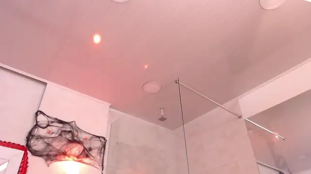 Sky_Collins_ live cam preview
