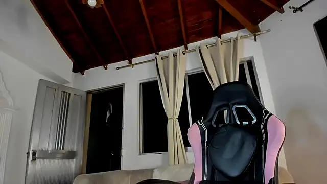 IsaFontanna live cam preview