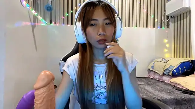 PiaSwida live cam on StripChat