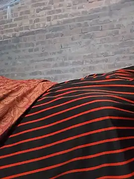 Linda-04 live cam preview