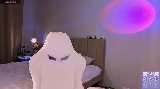 moon_sannyy live cam preview