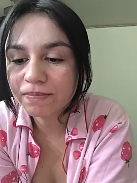 Daniela-rosee live cam on StripChat