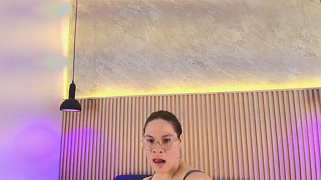 big_tits_in_your_face webcam