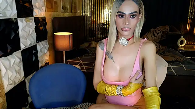 MonstrousCockDiva
