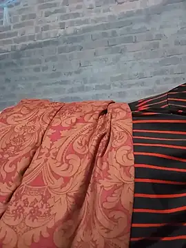Linda-04 live cam preview
