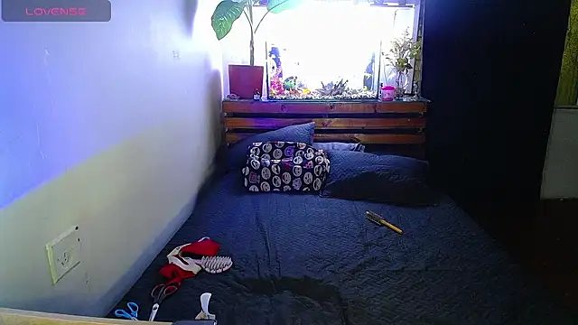 Karyblush25 live sex cam
