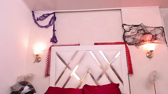Sky_Collins_ live cam preview