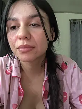 Daniela-rosee live cam on StripChat
