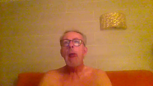 tuggy59 live cam on StripChat