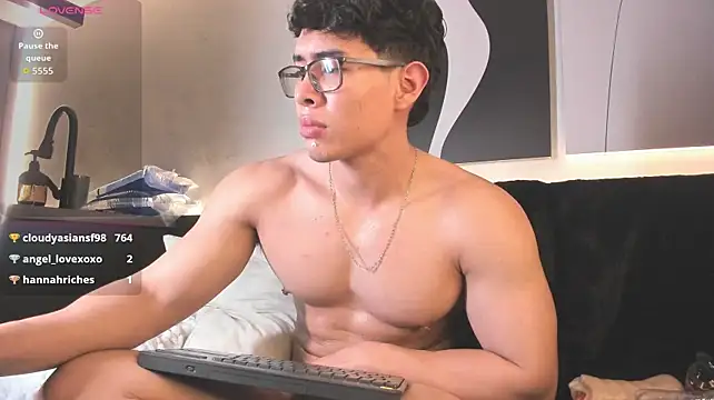 GrayAndrews live sex cam