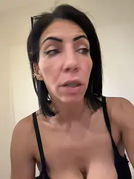 YasmineRiva webcam