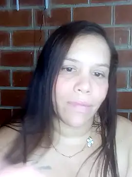 alexandra-queen2 live cam on StripChat