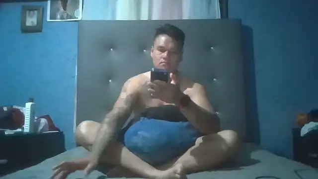 LatinoLeones live cam preview