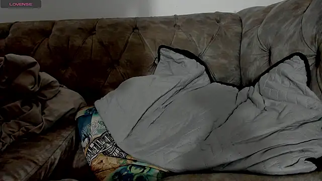 Adam_Maxwel live cam preview