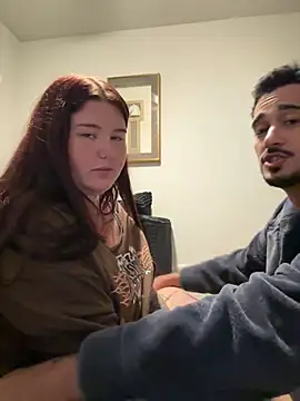 luvergirldes22 live cam preview