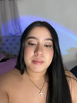 Aliciaa_white