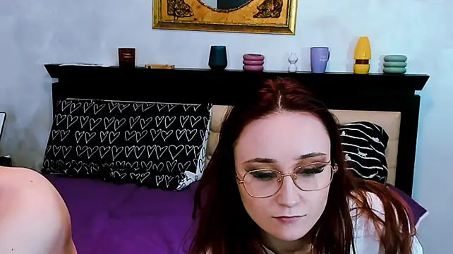 DirtyThree live cam preview