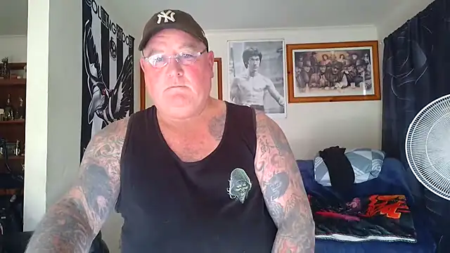 KINKYBLUEYES69
