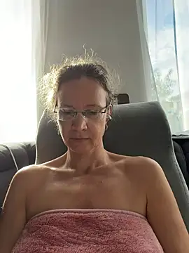 AnnikaRose live cam on StripChat