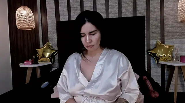Hannah_Cross live cam on StripChat