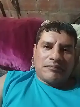 Gusta86 live cam on StripChat