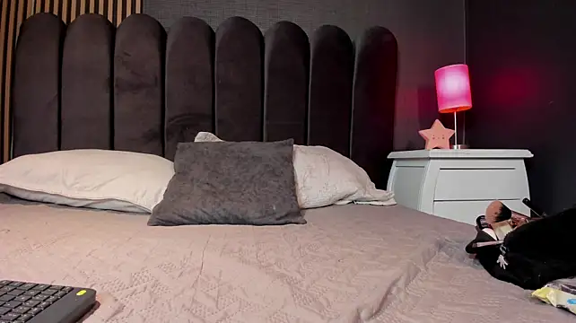 Nicolette_ks_
