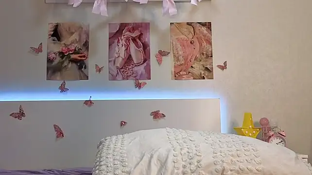 Milly_Lane live cam on StripChat