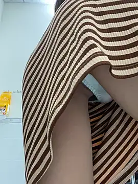 NINA2102 live sex cam