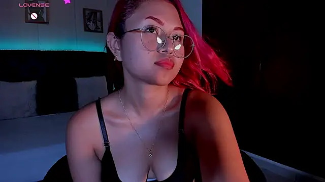 MAYASMITH__ live cam preview