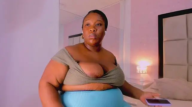 TreisyVixen live cam preview