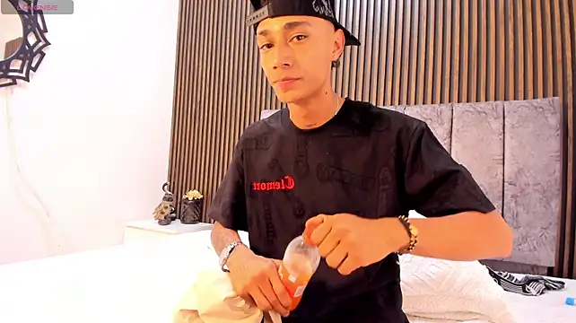 LucasJhonson_ live cam preview