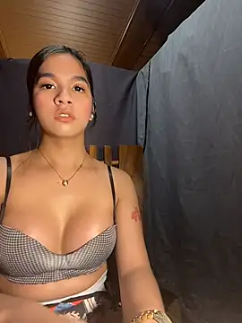 sluttycummer_juliana
