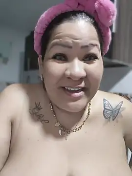 Dalessa_Bigtits