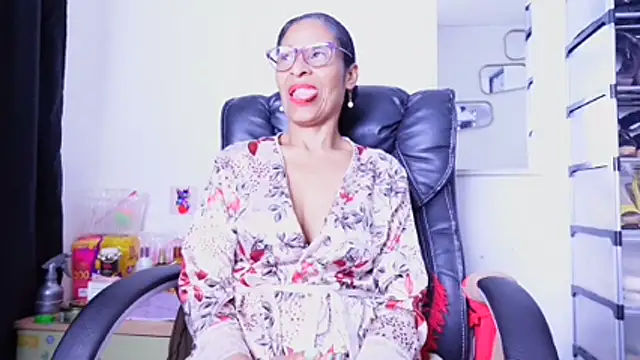 Aries_Mature live cam preview