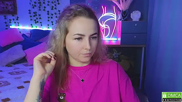 Mira_Mermayd live cam preview