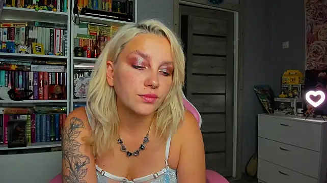 Julia_666 webcam