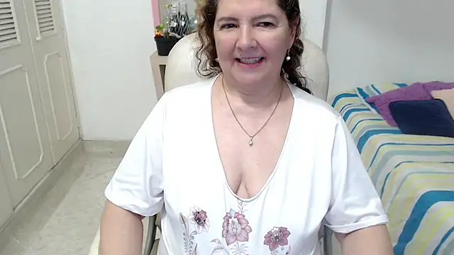 leonela_69 live cam preview