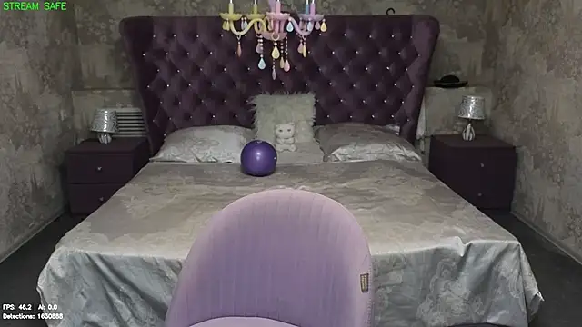 Mia_Store live cam preview