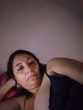 cachonda69- live cam preview