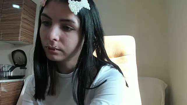 ErlinaBuoy live cam on StripChat