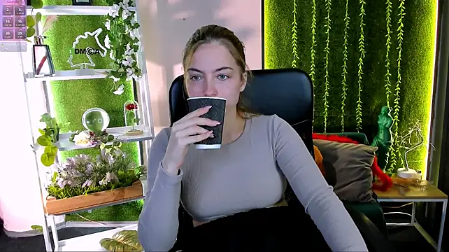 baby_hotte live cam on StripChat