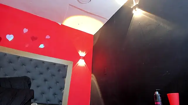 YayaHilton live cam on StripChat