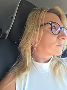 KaylinJan live cam on StripChat