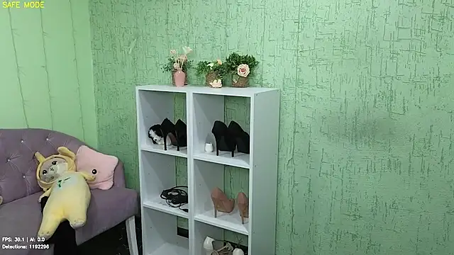Fara_Flutte live cam on StripChat
