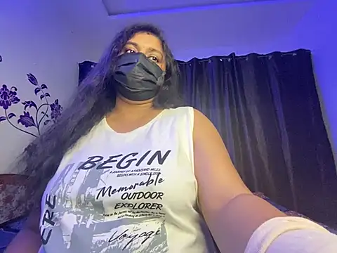 UR_Chocogirl live cam on StripChat